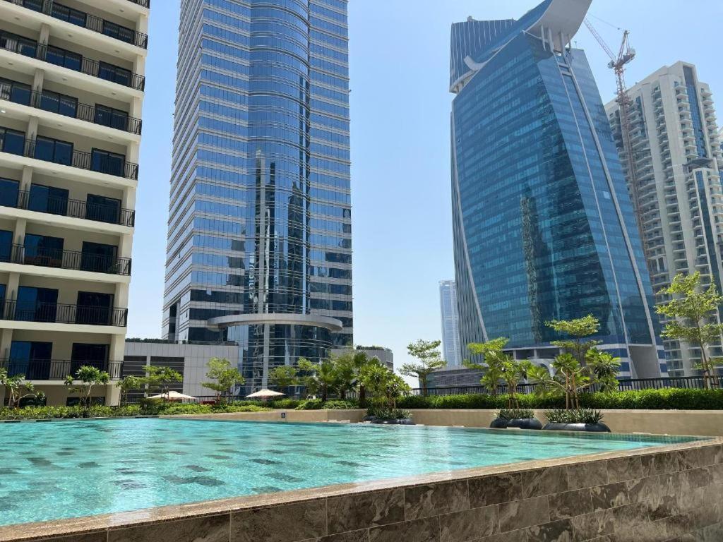 Ashri Homes Stylish Near Burj Khalifa Apartment *