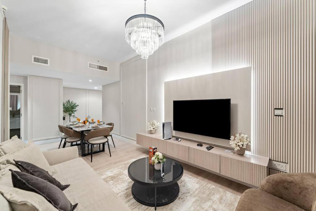 First Class 2br Breathtaking & Palm View Dubai
