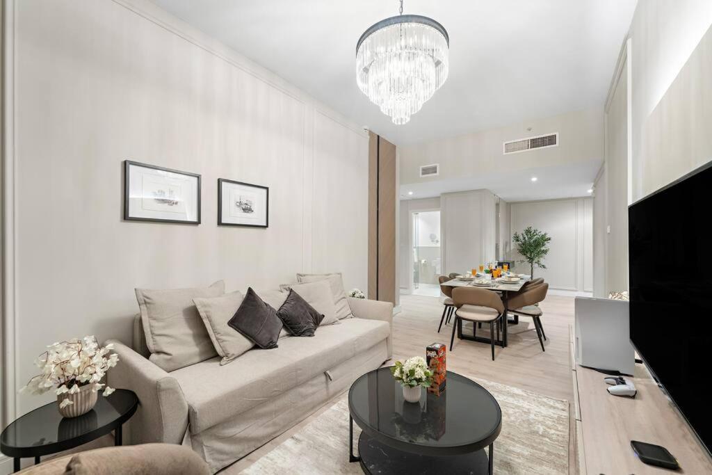 First Class 2br Breathtaking & Palm View Apartment *