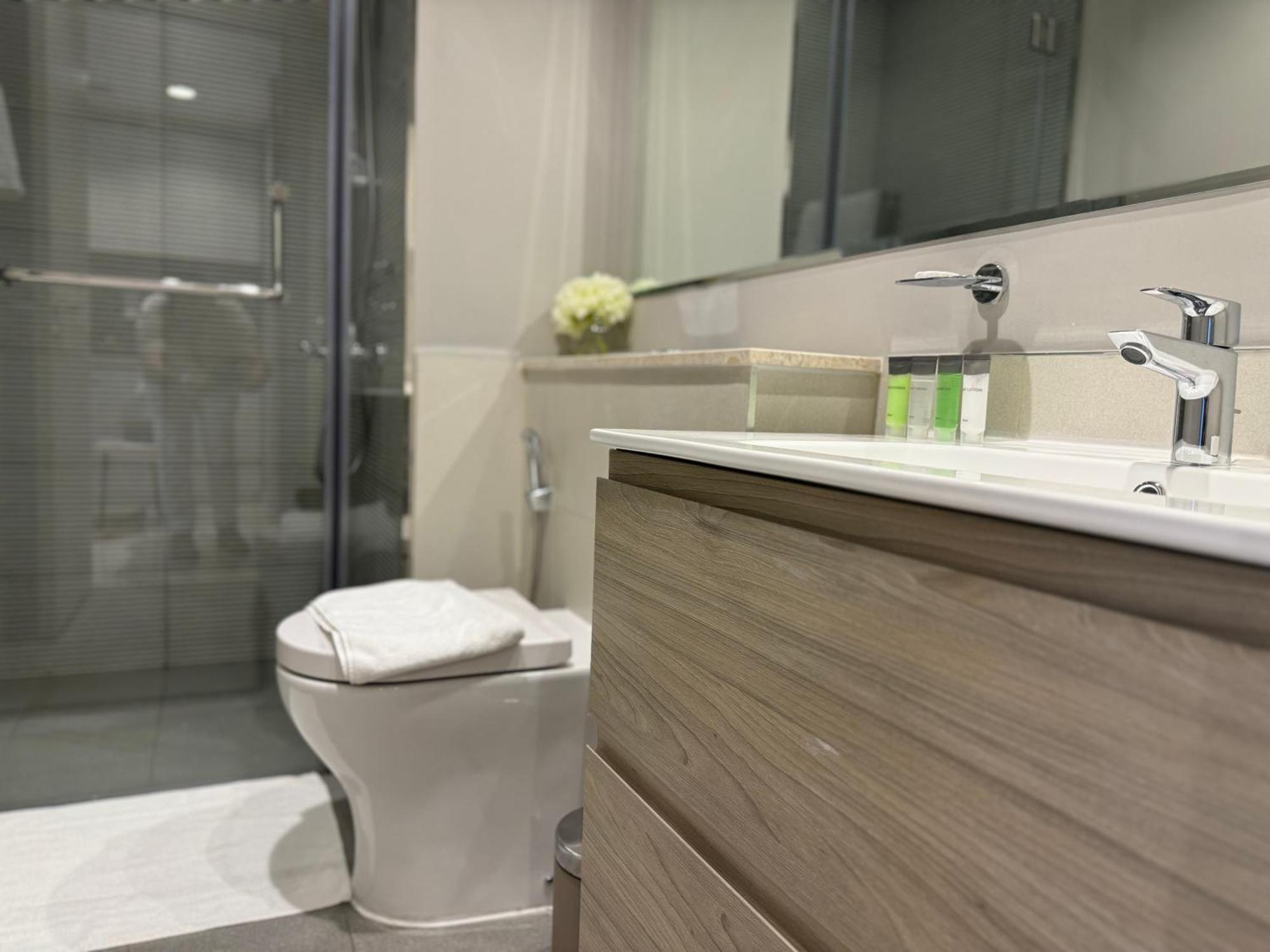 Ashri Homes Stylish Near Burj Khalifa Apartment Dubai