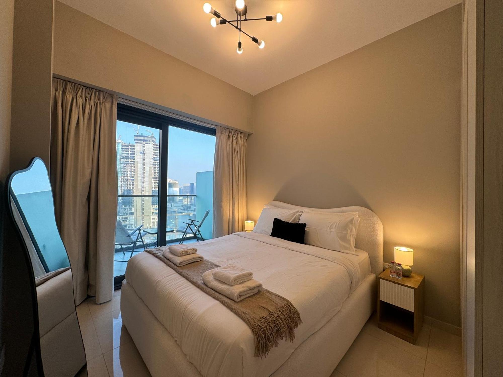 Ashri Homes Stylish Near Burj Khalifa *