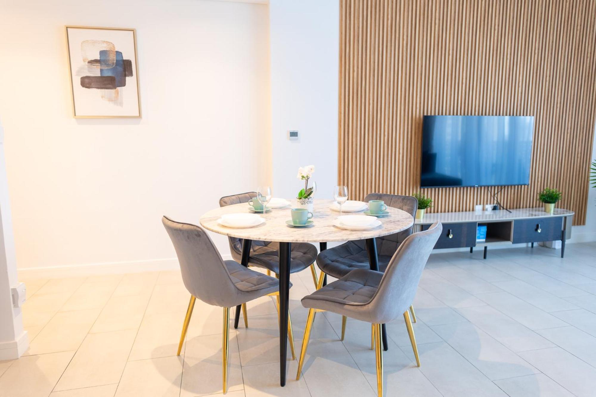 Apartment La Vie Front Jbr By Happy Season *