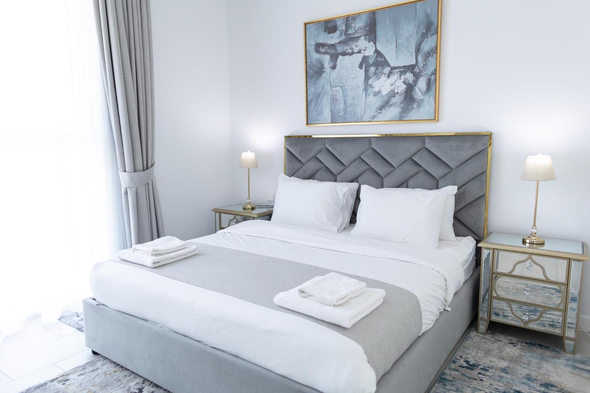 Apartment La Vie Front Jbr By Happy Season