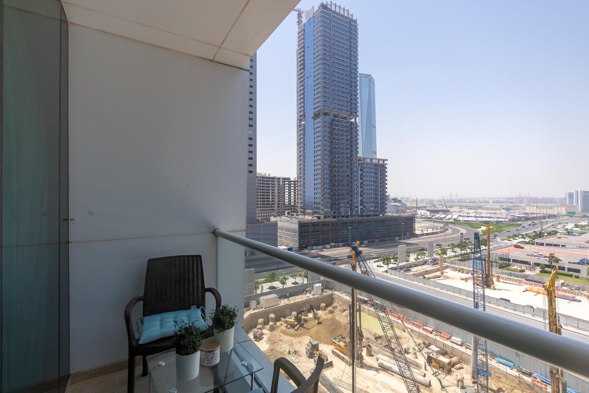 Stylish In Jlt-prime Location, Near Metro & Marina Apartment Dubai