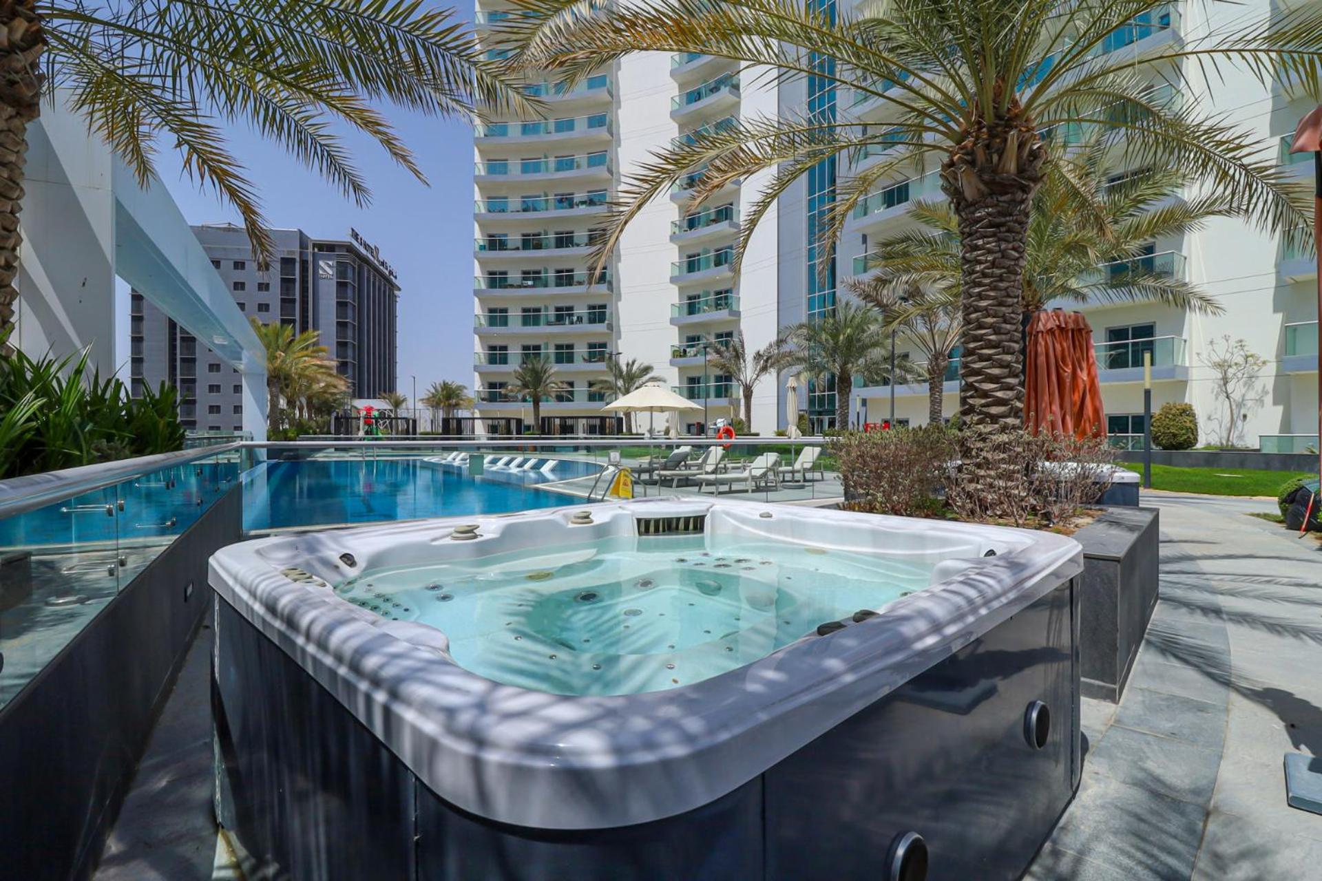 Chic And Cozy Furnished Apt, Fantastic Amenities