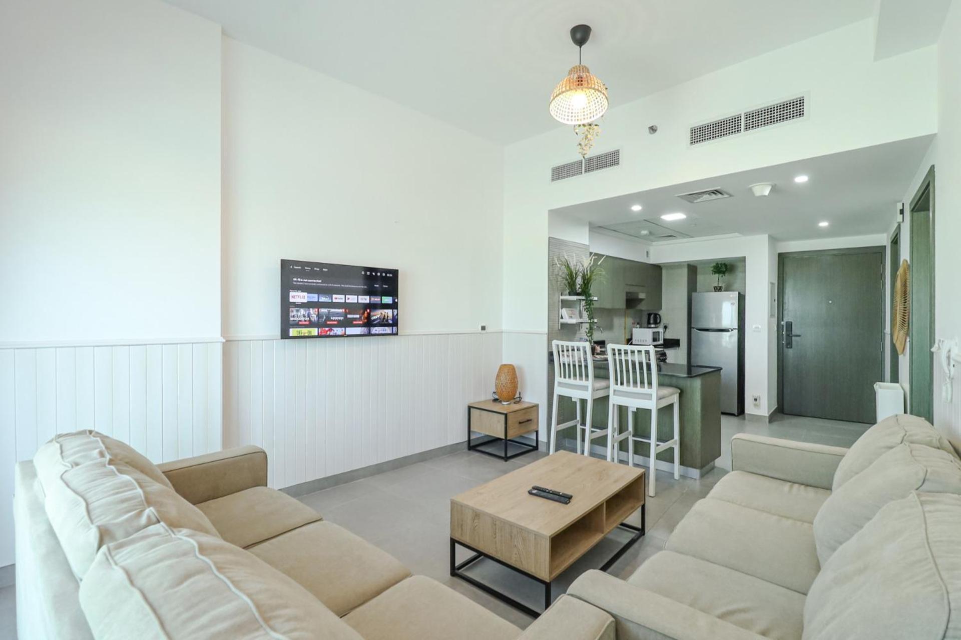 Chic And Cozy Furnished Apt, Fantastic Amenities Apartment *