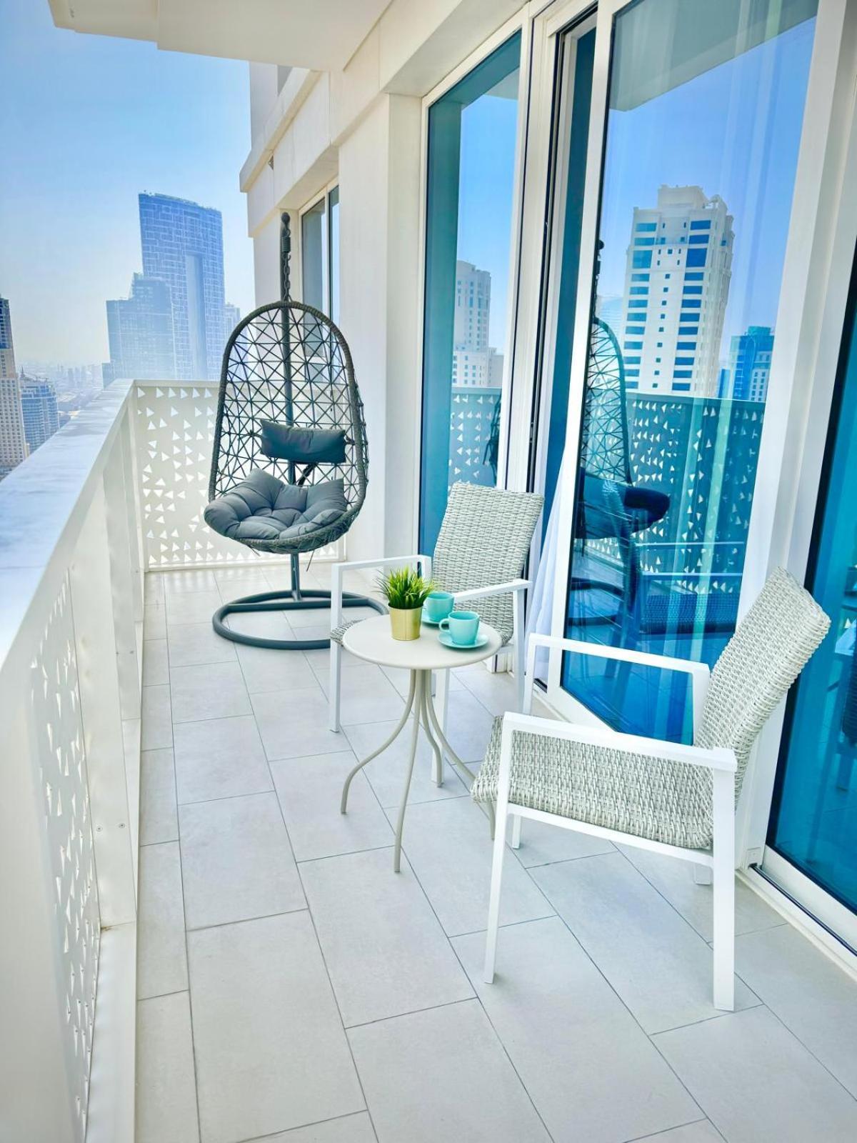 La Vie Front Jbr By Happy Season
