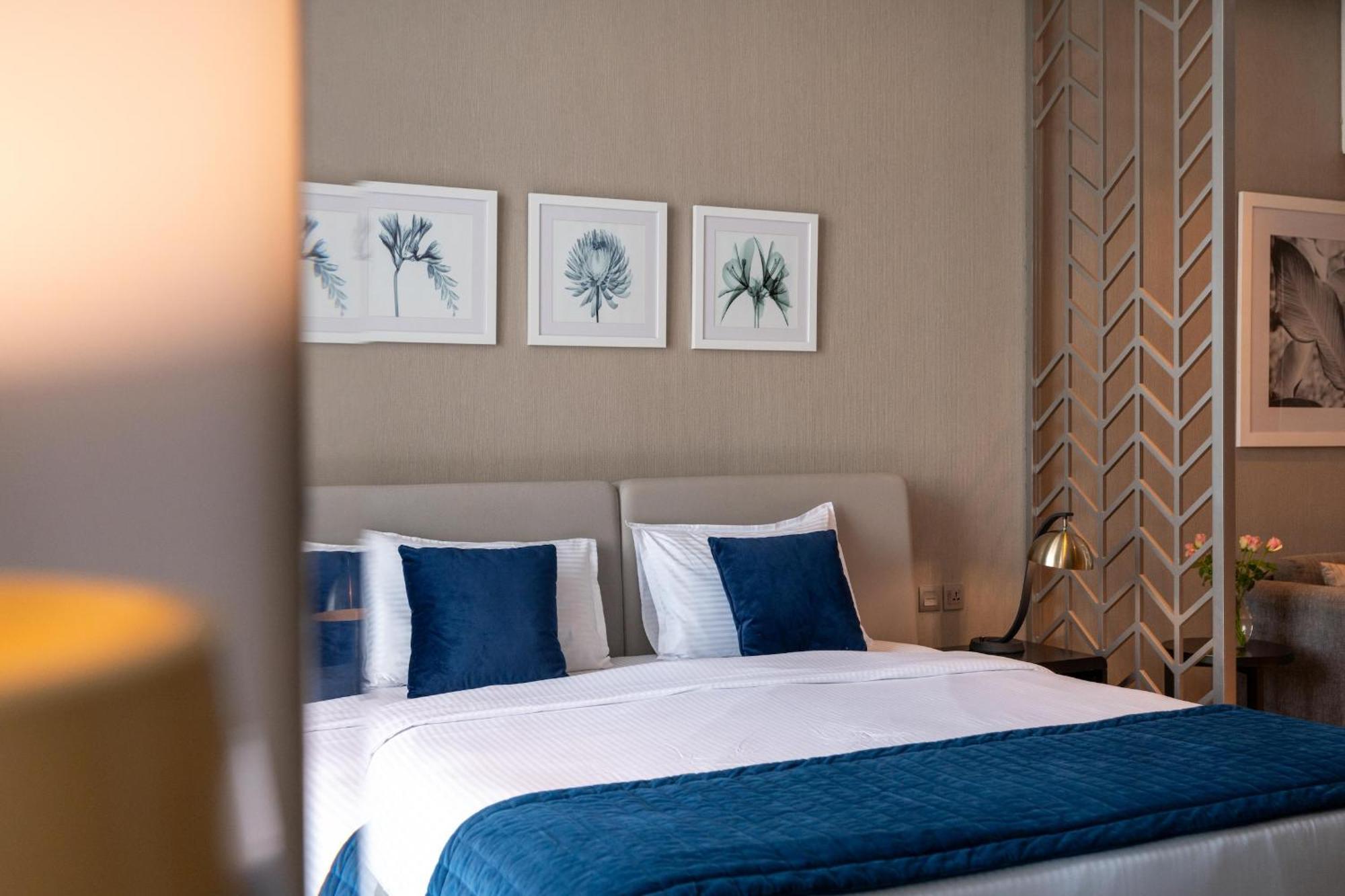 Apartment Business Bay With Canal View - Cityapartmentstay Dubai