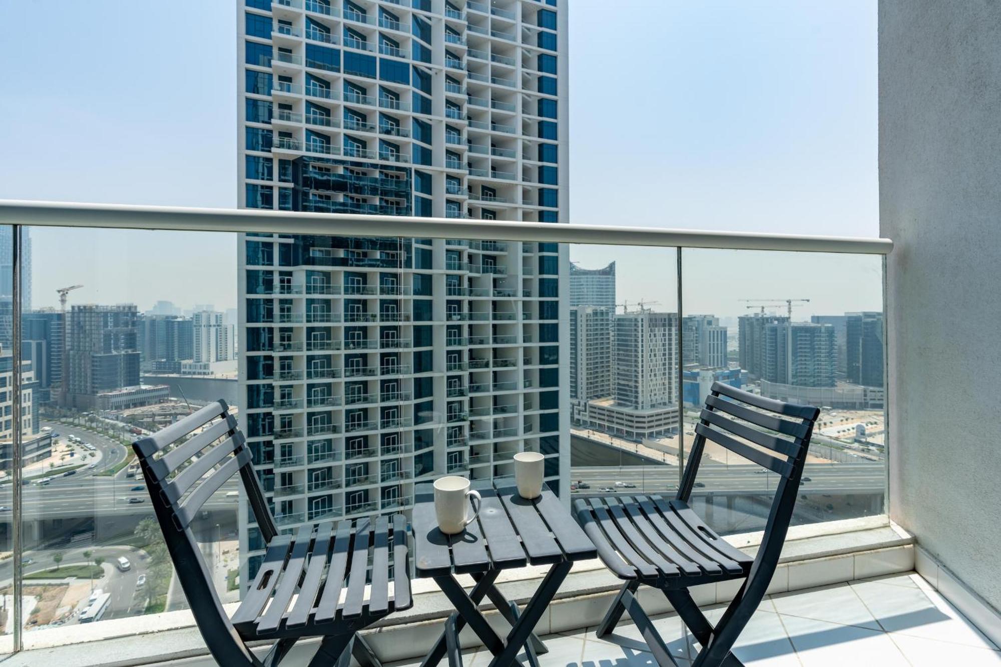 Business Bay With Canal View - Cityapartmentstay Dubai