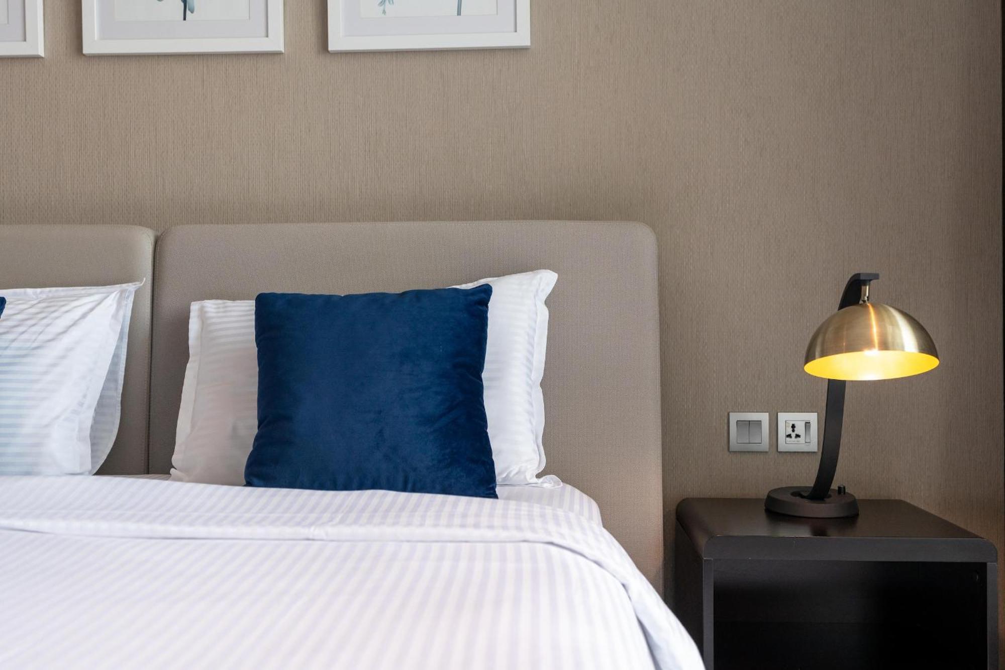 Business Bay With Canal View - Cityapartmentstay * Dubai