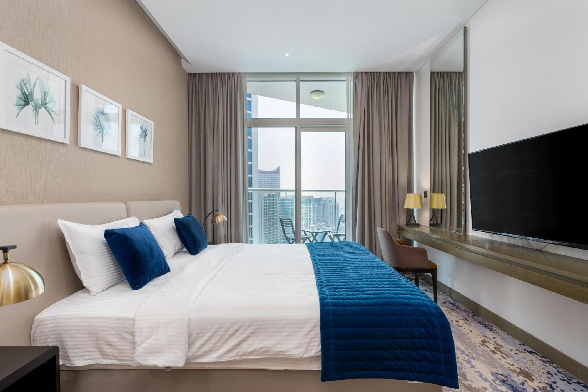 Apartment Business Bay With Canal View - Cityapartmentstay *