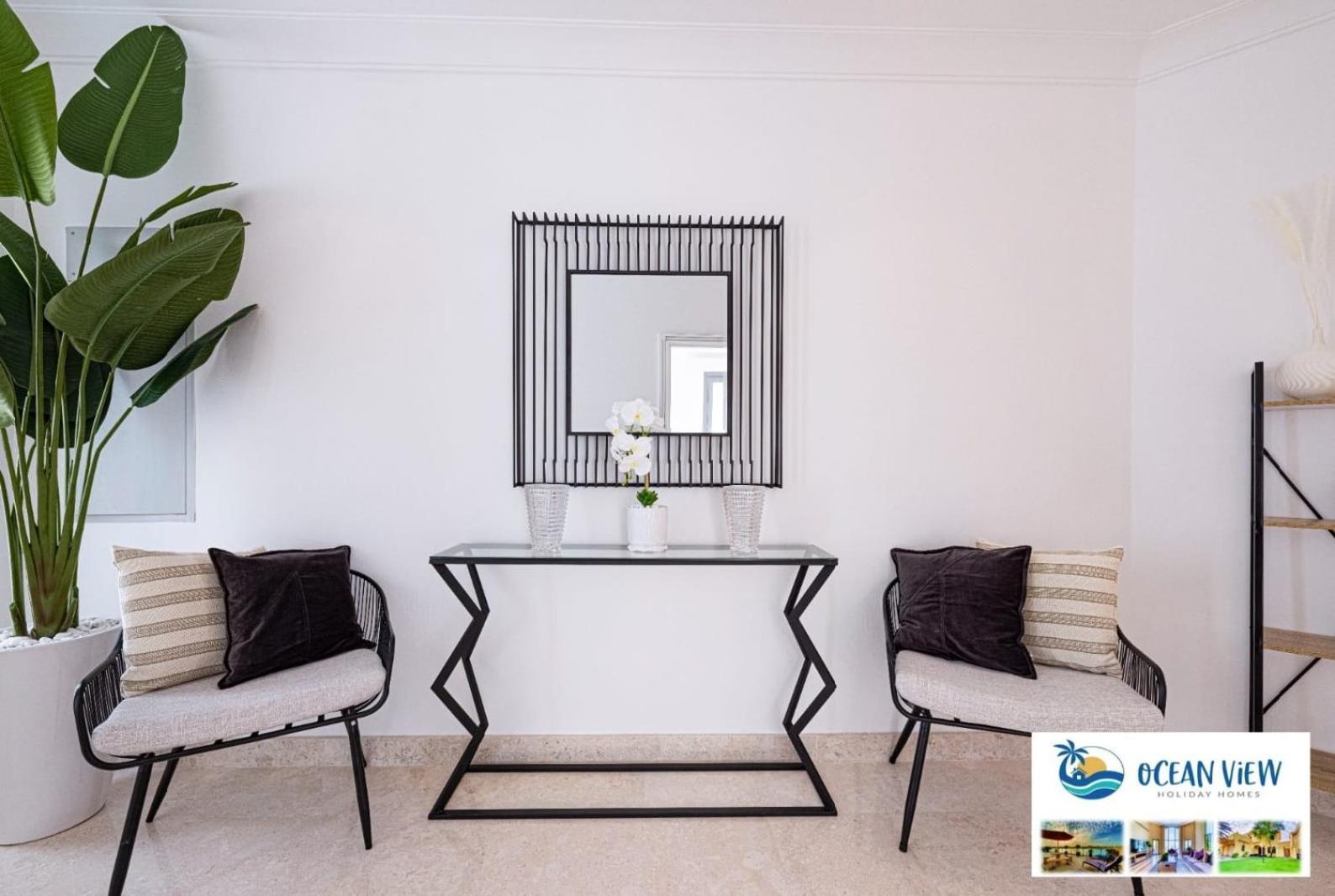 Villa Beachfront Luxury 5 Bedroom And 1 Maids Room, Private Pool And Direct Access, Palm Jumeirah Dubai