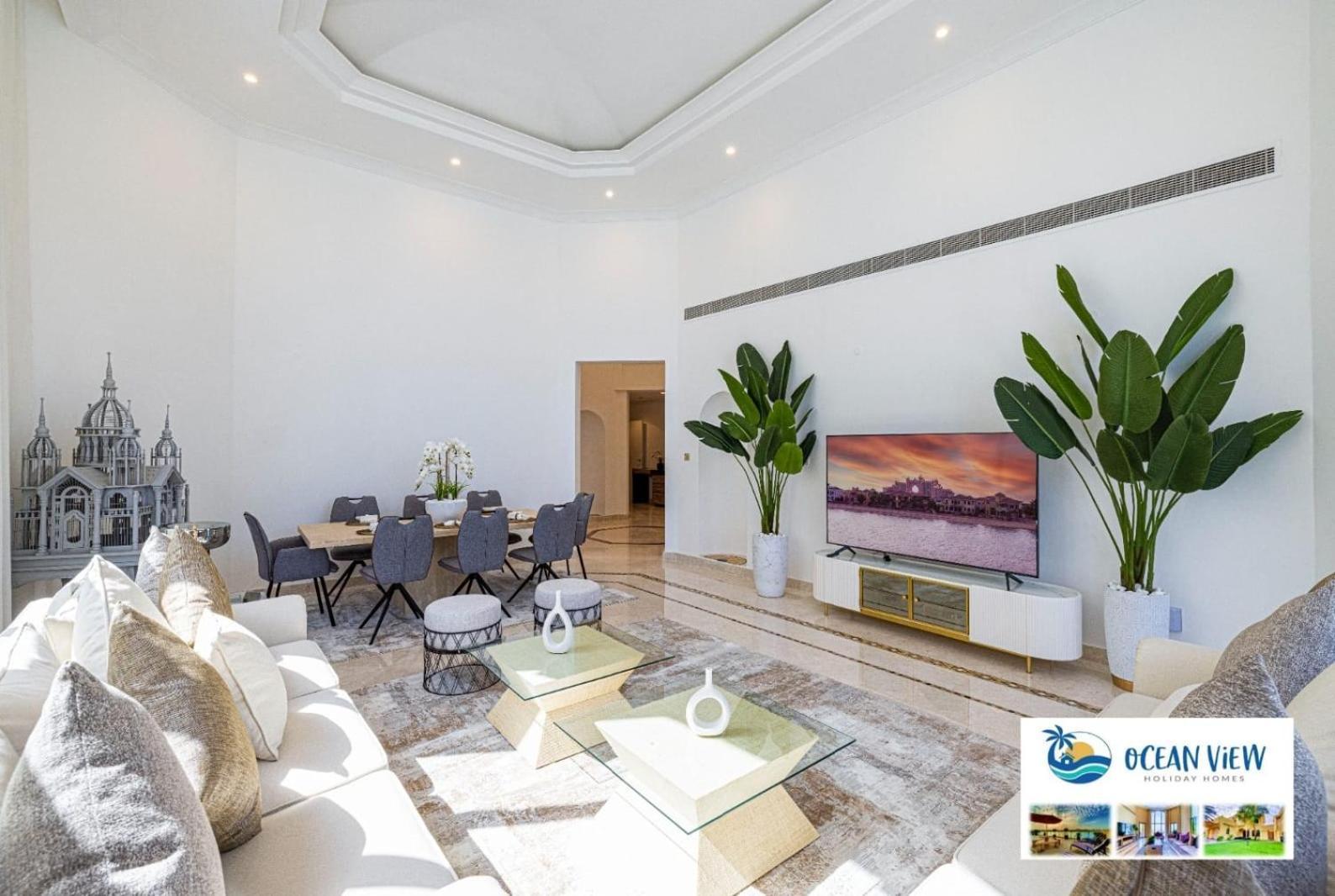 Villa Beachfront Luxury 5 Bedroom And 1 Maids Room, Private Pool And Direct Access, Palm Jumeirah *