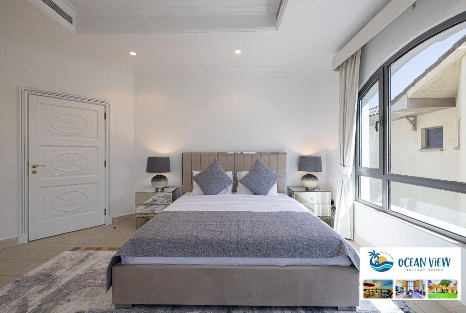 Beachfront Luxury 5 Bedroom And 1 Maids Room, Private Pool And Direct Access, Palm Jumeirah * Dubai