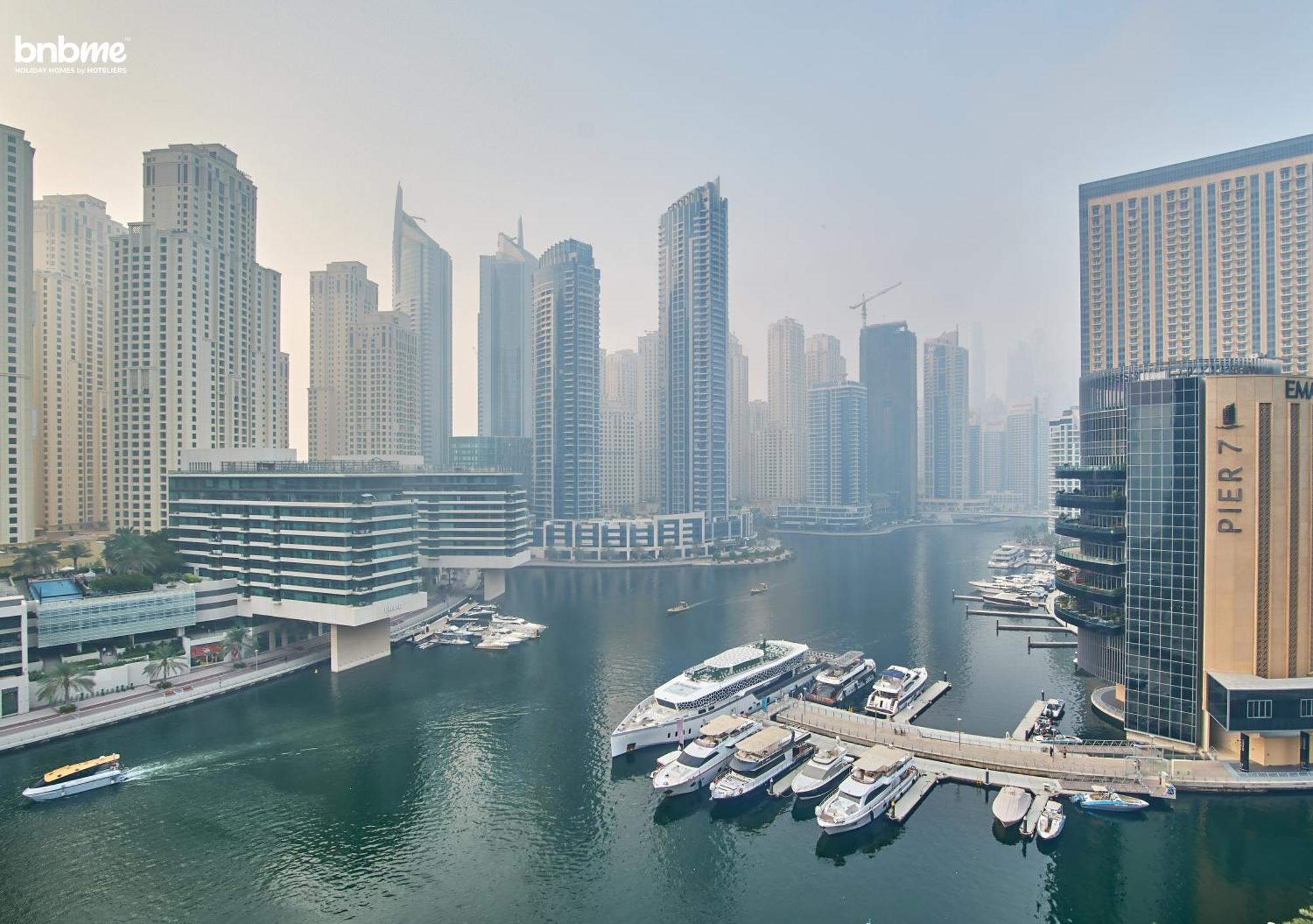 Bnbmehomes - Silverene Tower Apartment Dubai