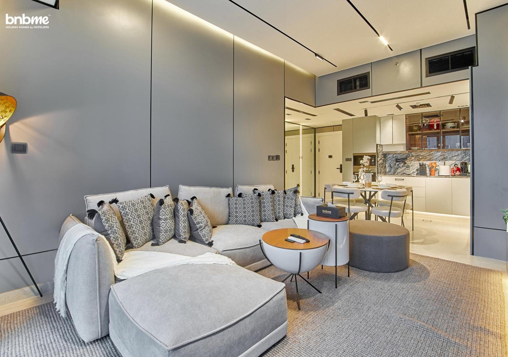 Bnbmehomes - Silverene Tower Apartment Dubai