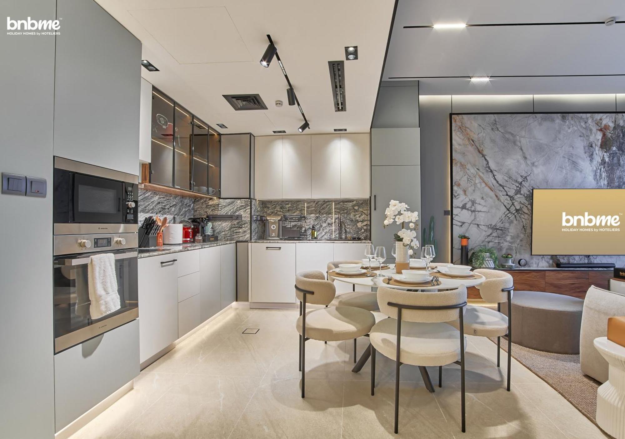 Bnbmehomes - Silverene Tower