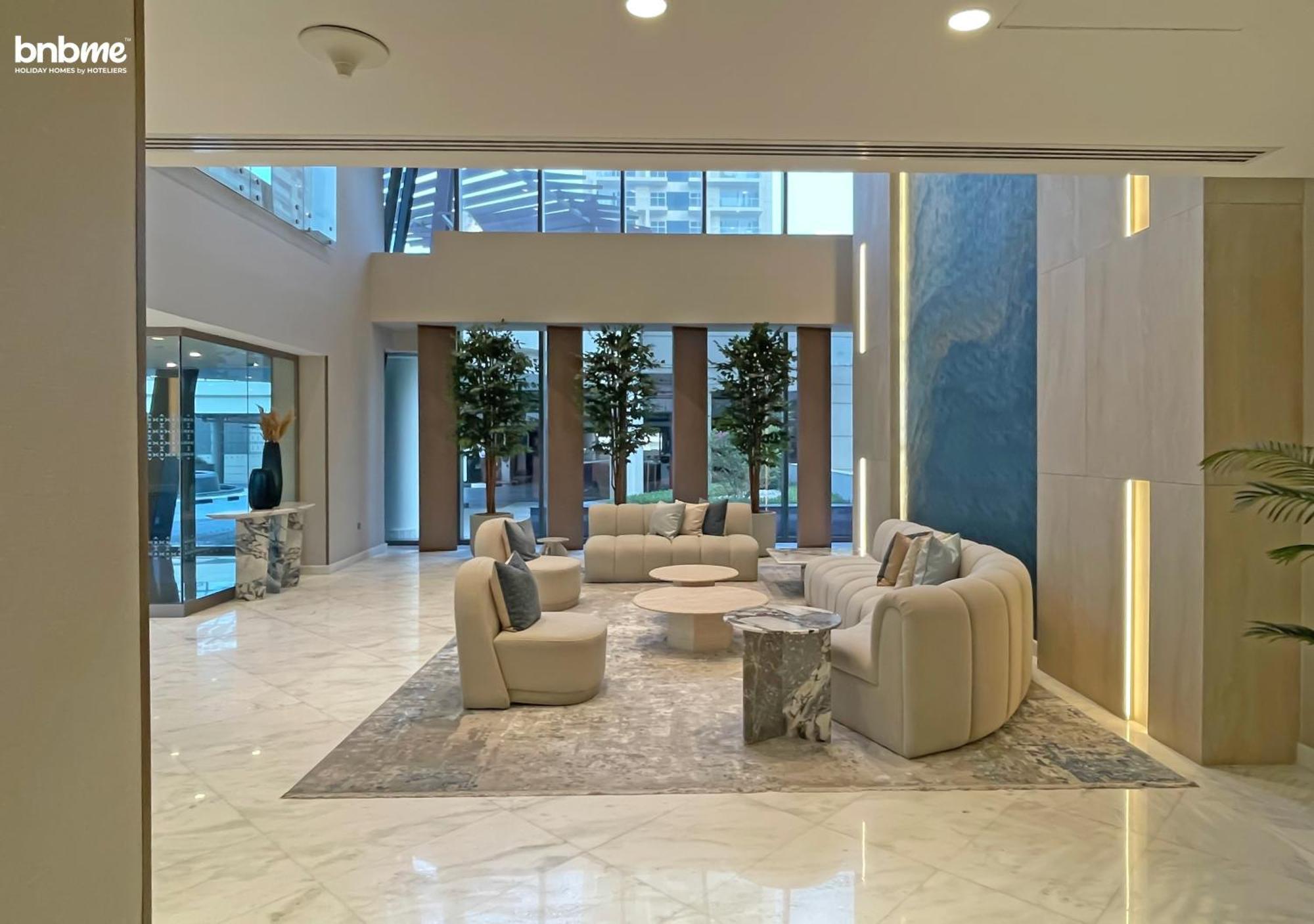 Bnbmehomes - Silverene Tower