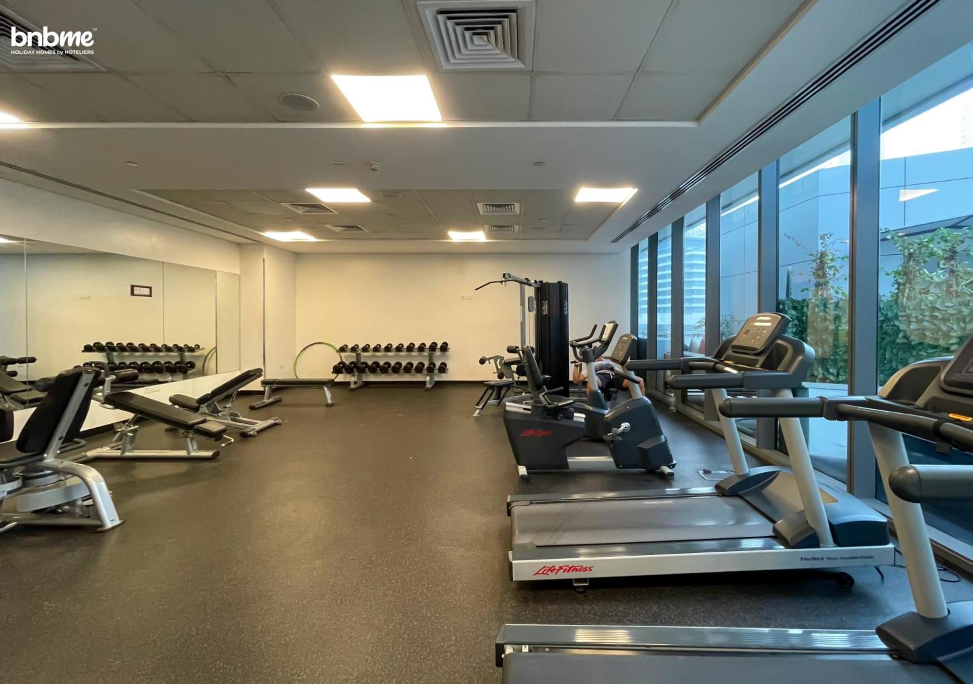 Bnbmehomes - Silverene Tower Apartment Dubai