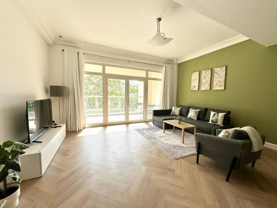 Tranquil 1br Palm With Access And Park Views Dubai