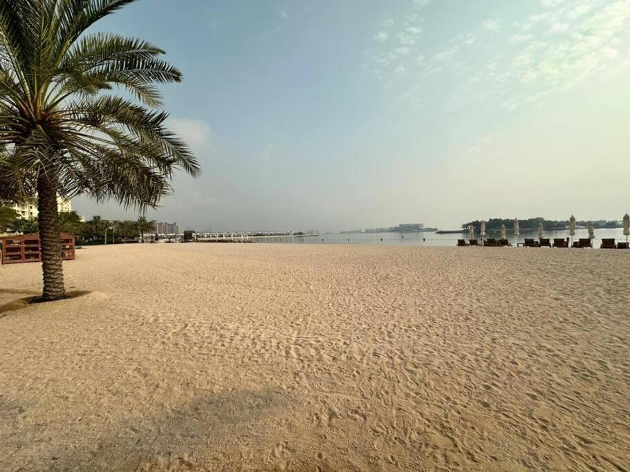 Tranquil 1br Palm With Access And Park Views Dubai