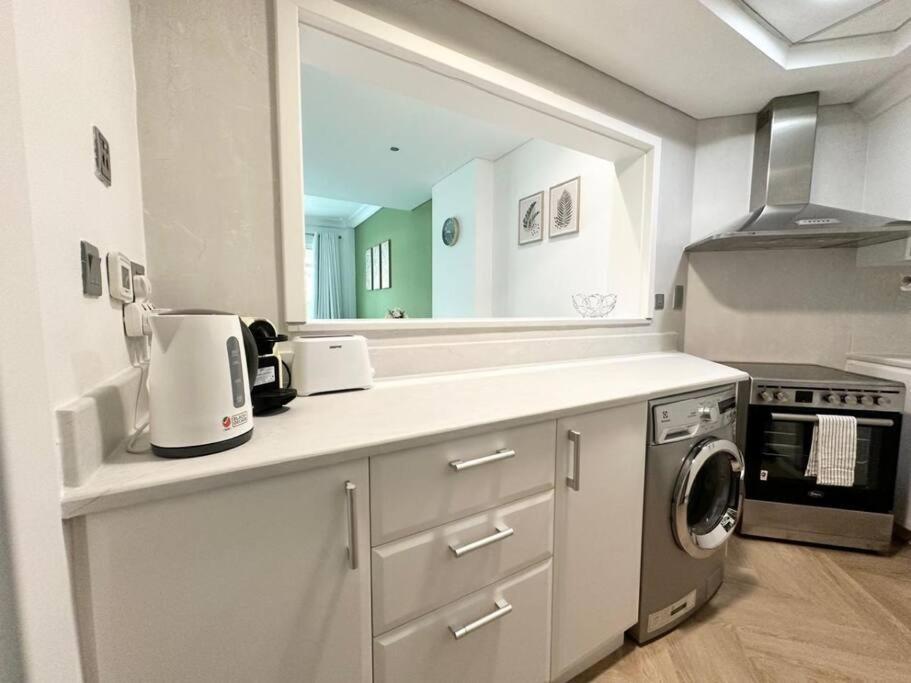 Apartment Tranquil 1br Palm With Access And Park Views