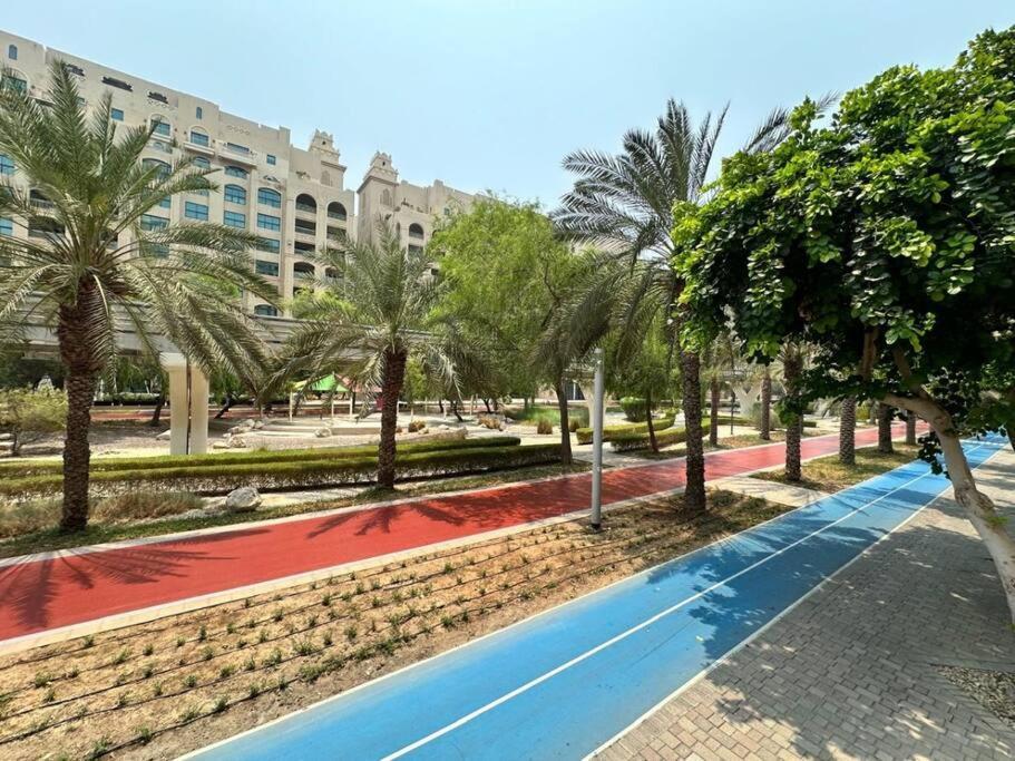 Tranquil 1br Palm With Access And Park Views Apartment