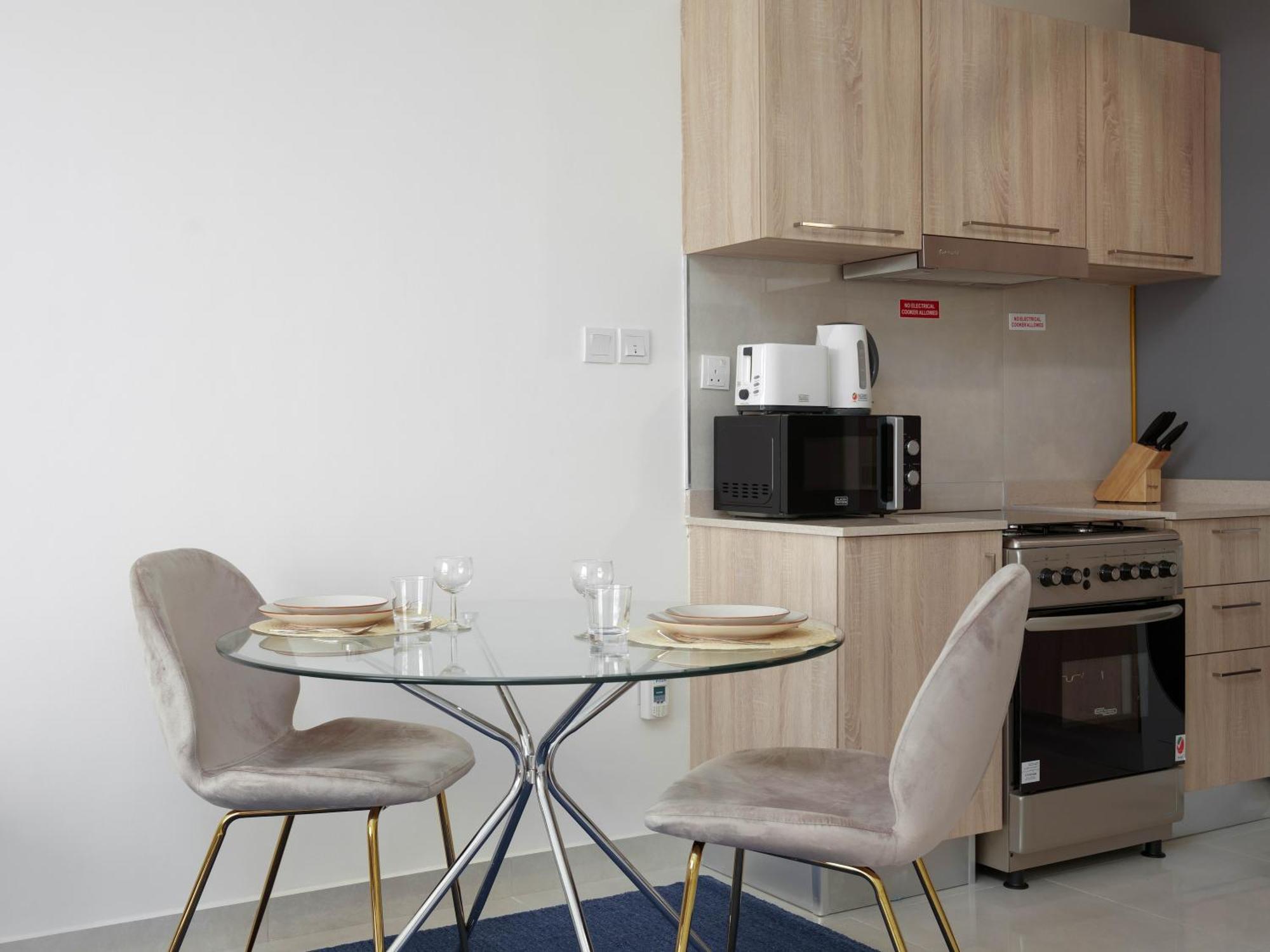 Elegant With Canal Views In Business Bay