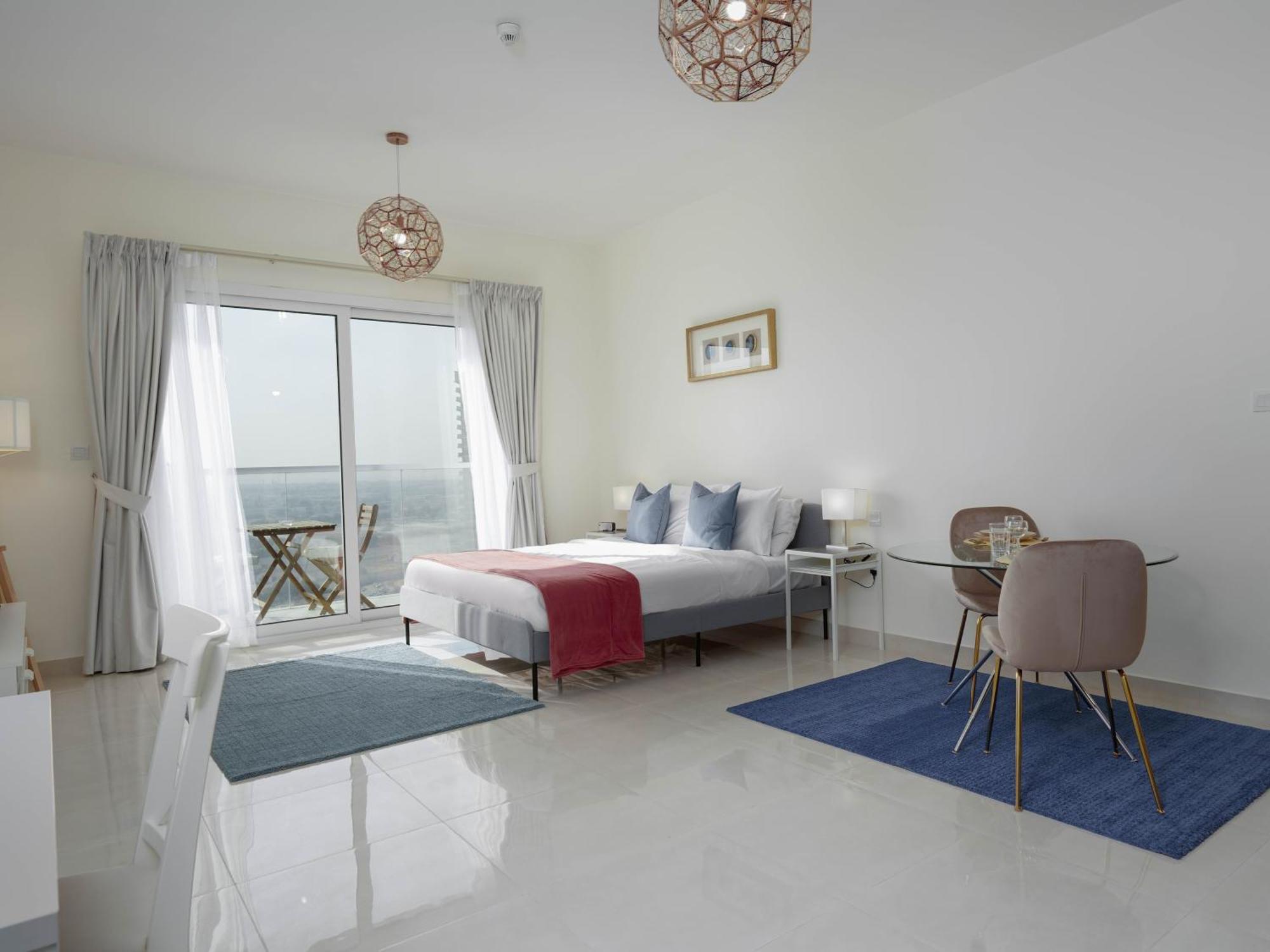 Elegant With Canal Views In Business Bay * Dubai