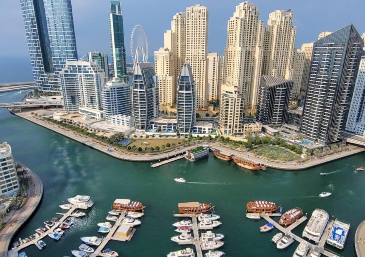 Marina Walk Gem Modern With Pool & Gym Access, Steps To & Metro Apartment Dubai