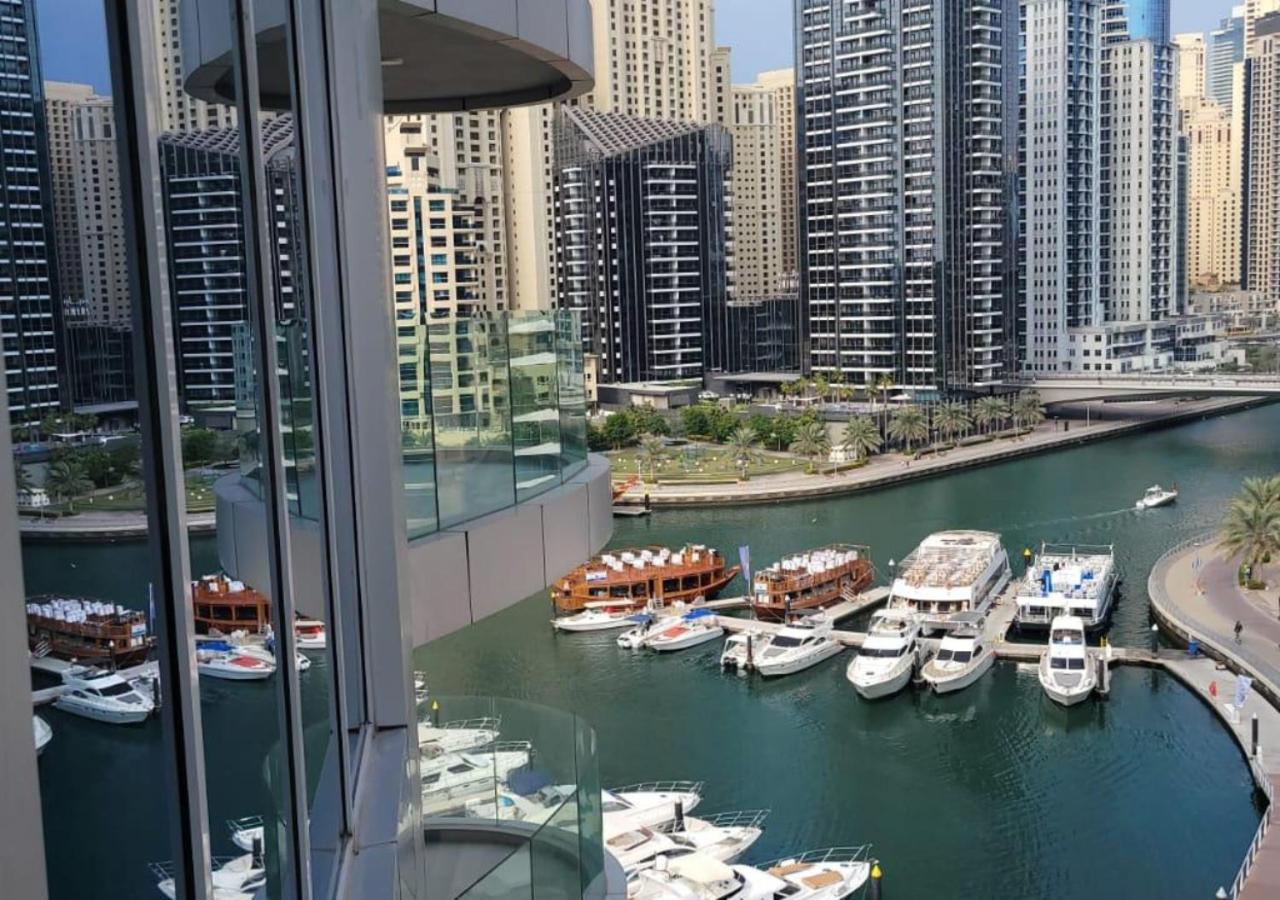 Marina Walk Gem Modern With Pool & Gym Access, Steps To & Metro Apartment Dubai