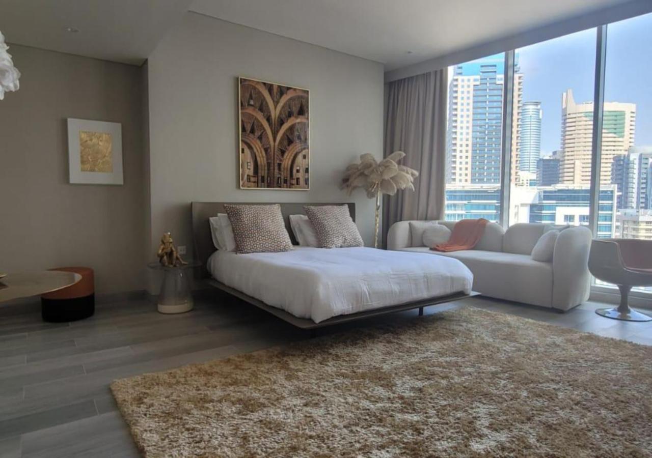 Marina Walk Gem Modern With Pool & Gym Access, Steps To & Metro Apartment *