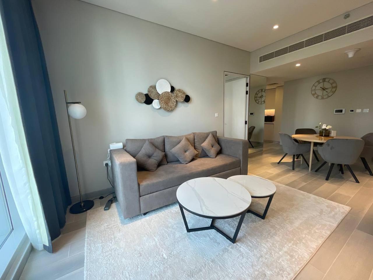Apartment Marina Walk Gem Modern With Pool & Gym Access, Steps To & Metro Dubai