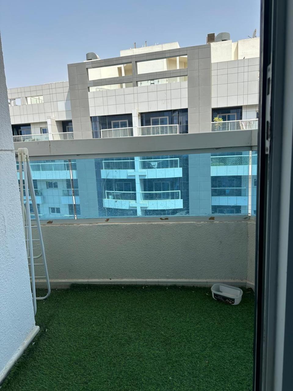 Homestay Private With Balcony Fully Furnished In Silicon Oasis