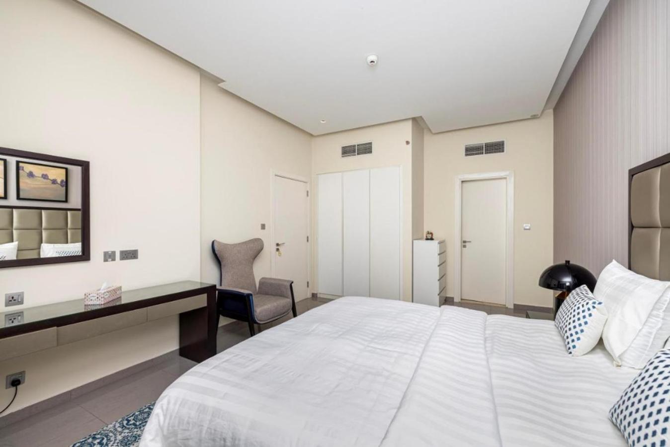 Modern With Stunning View - Damac Majestine Tower *