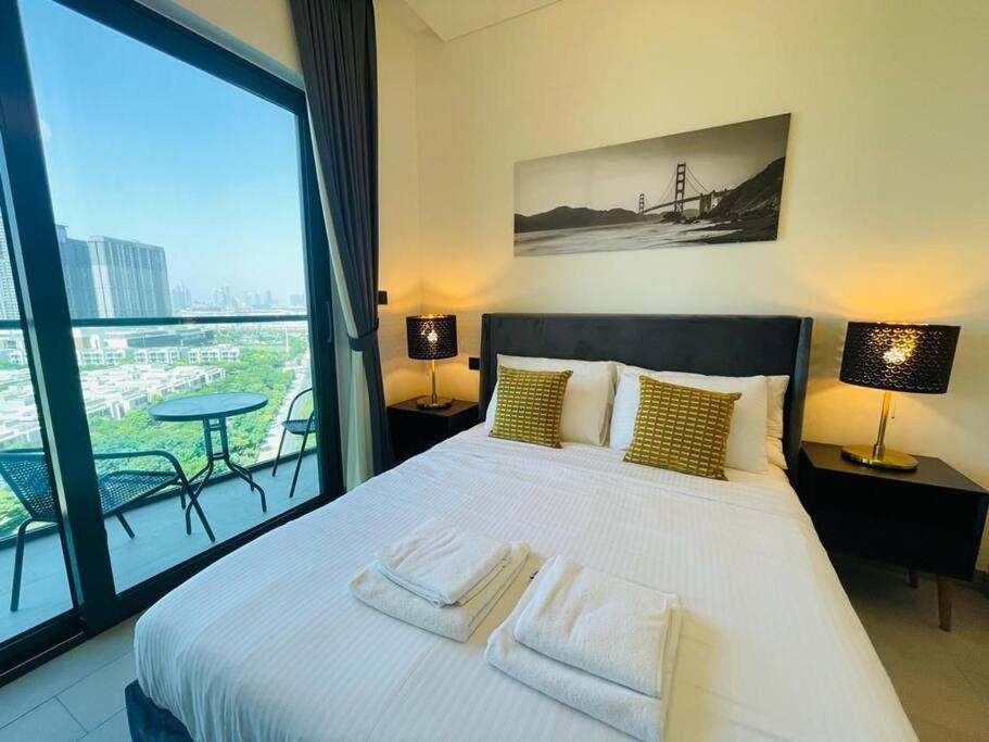 Burj Khalifa Skyline View Sobha Waves - Sobha Hartland Apartment