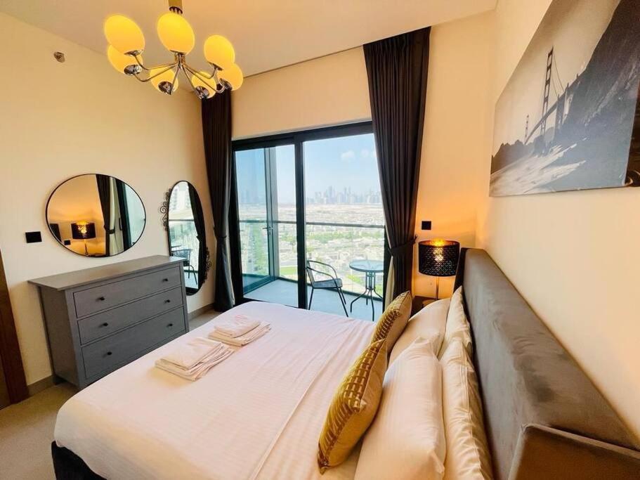 Apartment Burj Khalifa Skyline View Sobha Waves - Sobha Hartland