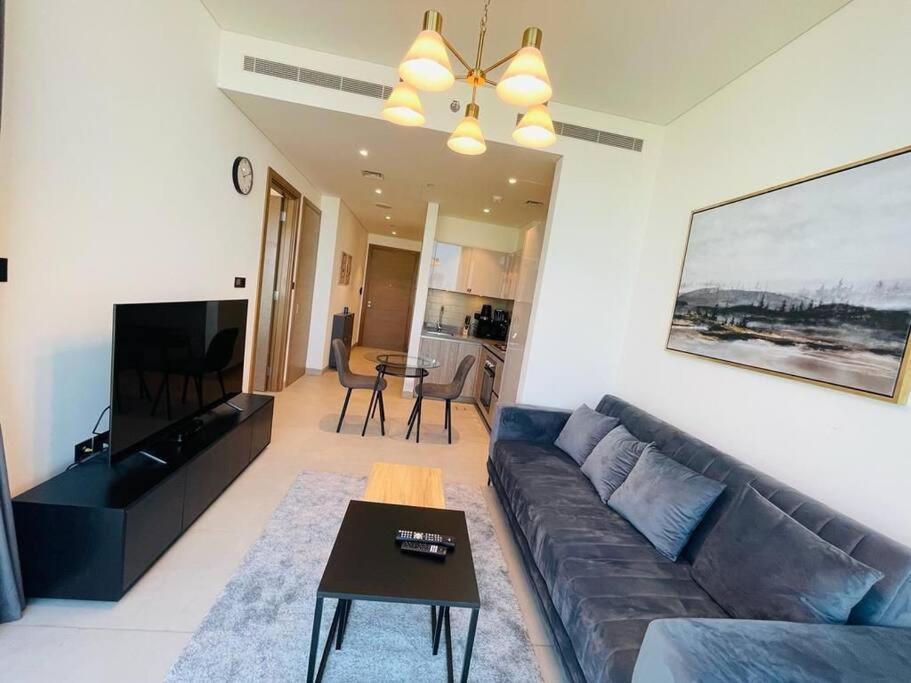 Burj Khalifa Skyline View Sobha Waves - Sobha Hartland Apartment Dubai