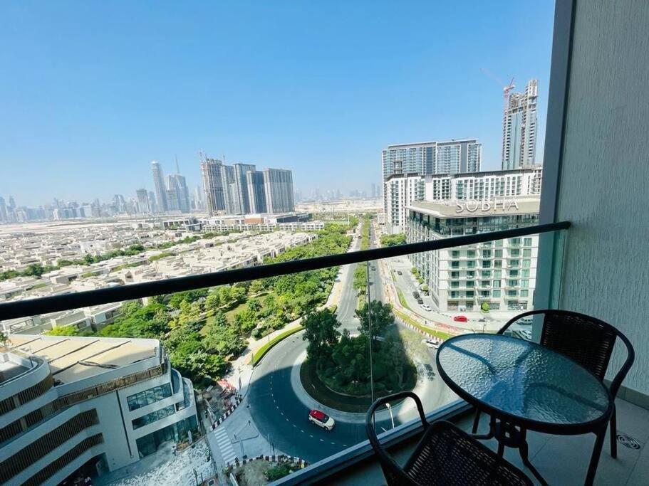 Burj Khalifa Skyline View Sobha Waves - Sobha Hartland Apartment Dubai
