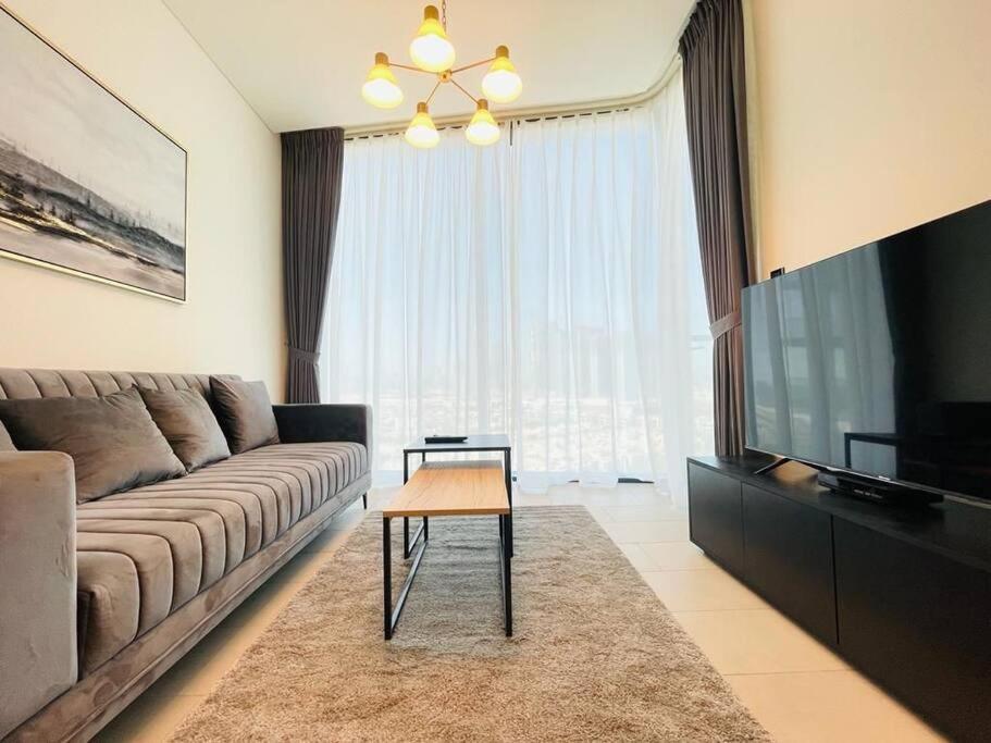 Burj Khalifa Skyline View Sobha Waves - Sobha Hartland