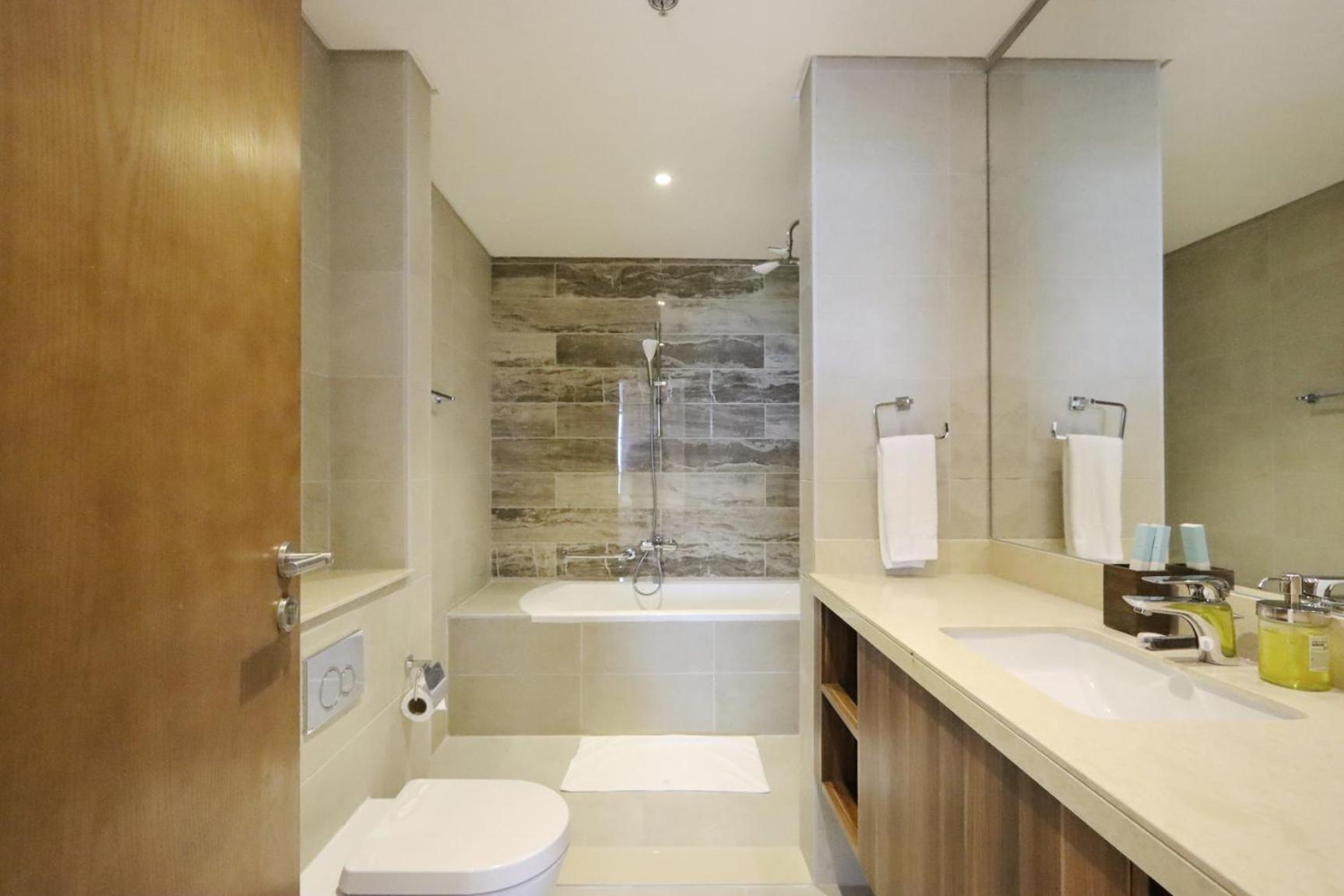 Livbnb-tranquil 1b Steps To Palmboardwalk Sea View Apartment Dubai