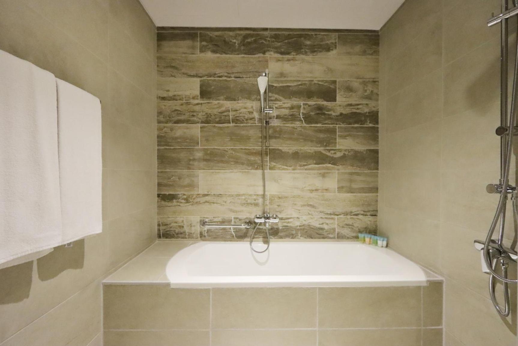 Apartment Livbnb-tranquil 1b Steps To Palmboardwalk Sea View Dubai