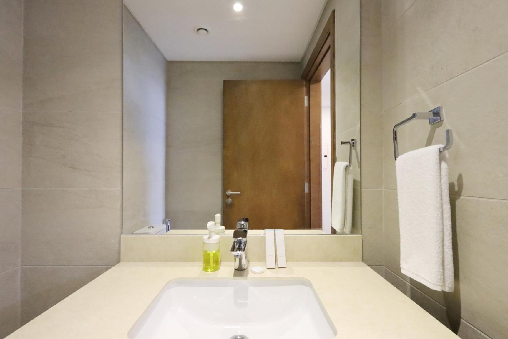 Livbnb-tranquil 1b Steps To Palmboardwalk Sea View * Dubai