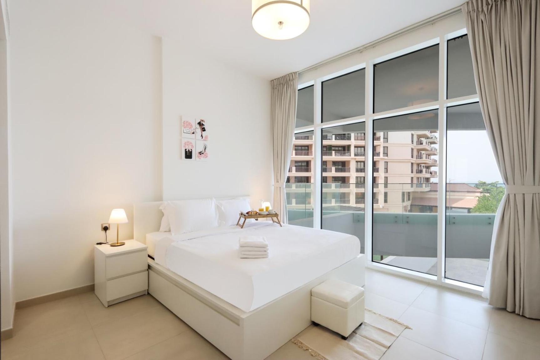 Livbnb-tranquil 1b Steps To Palmboardwalk Sea View Apartment Dubai