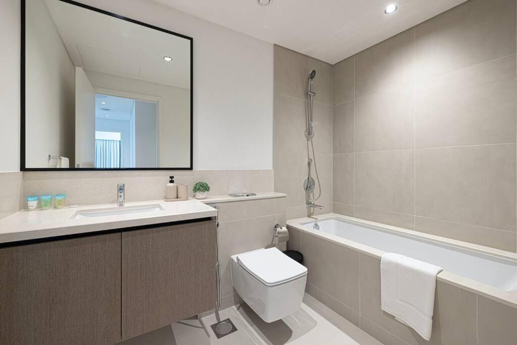 Tick - 2br Burj Khalifa & Fountain Views Burj Crown Apartment Dubai