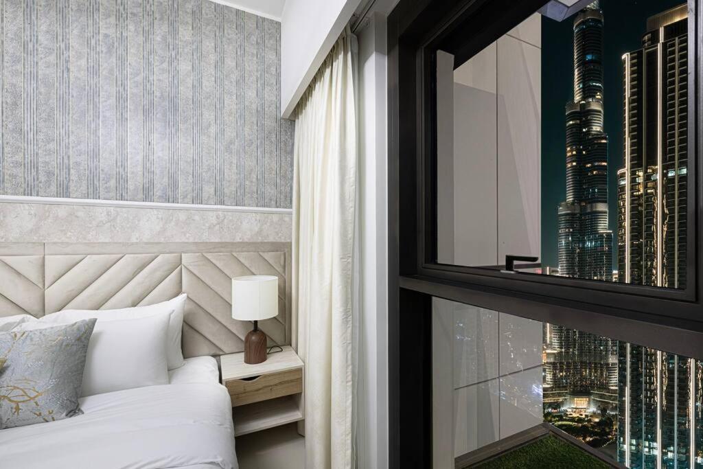Tick - 2br Burj Khalifa & Fountain Views Burj Crown Apartment