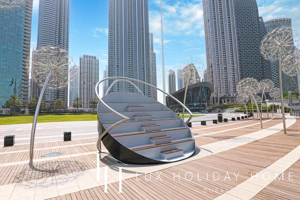 Lux Burj Khalifa View Across Mall Apartment
