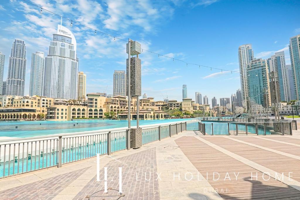 Lux Burj Khalifa View Across Mall Apartment *