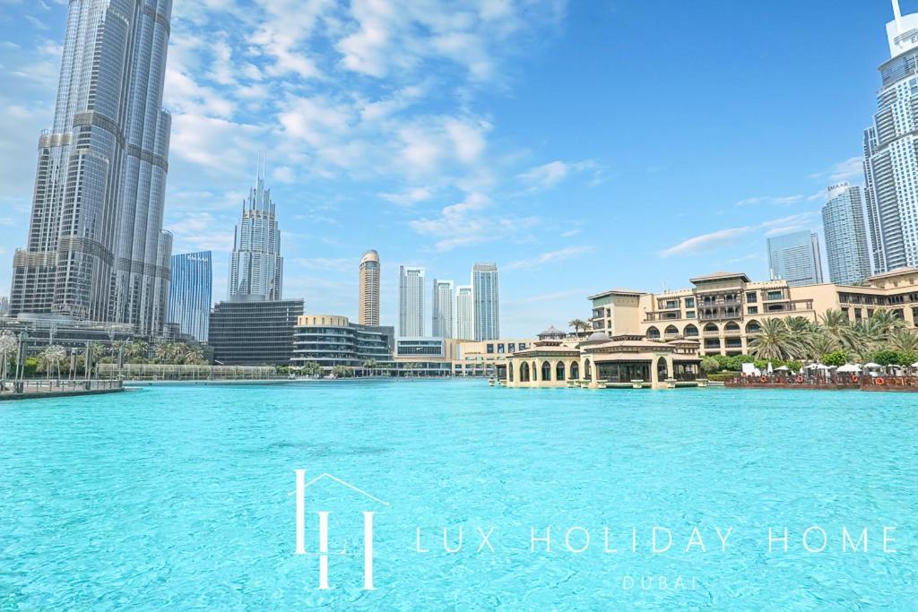 Lux Burj Khalifa View Across Mall *