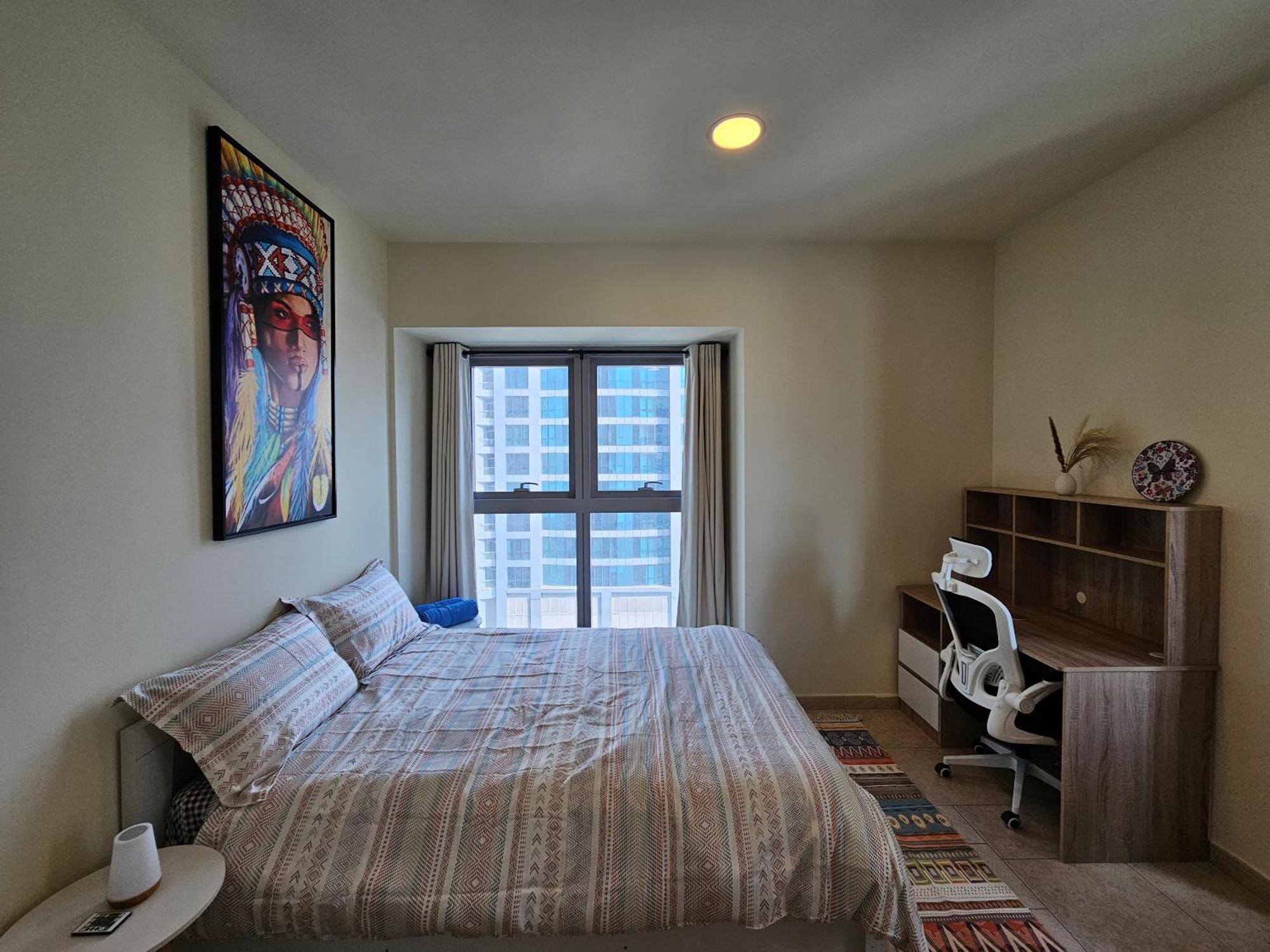 Super Host At Highest Residential Tower In The World, Private In A Shared Homestay *